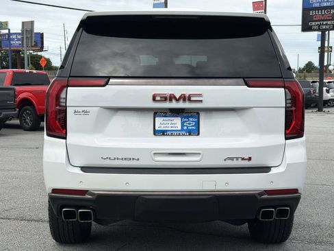 Used 2025 GMC Yukon AT4 Ultimate w/ LPO, Floor Liner Package AWD/4WD image 24