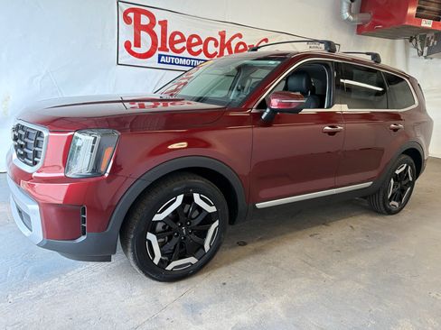 Used 2023 Kia Telluride S w/ S Sunroof Package FWD image 2