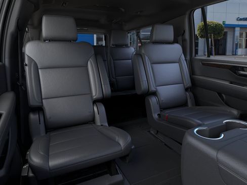New 2026 Chevrolet Suburban Z71 w/ Z71 Off-Road Package AWD/4WD image 18
