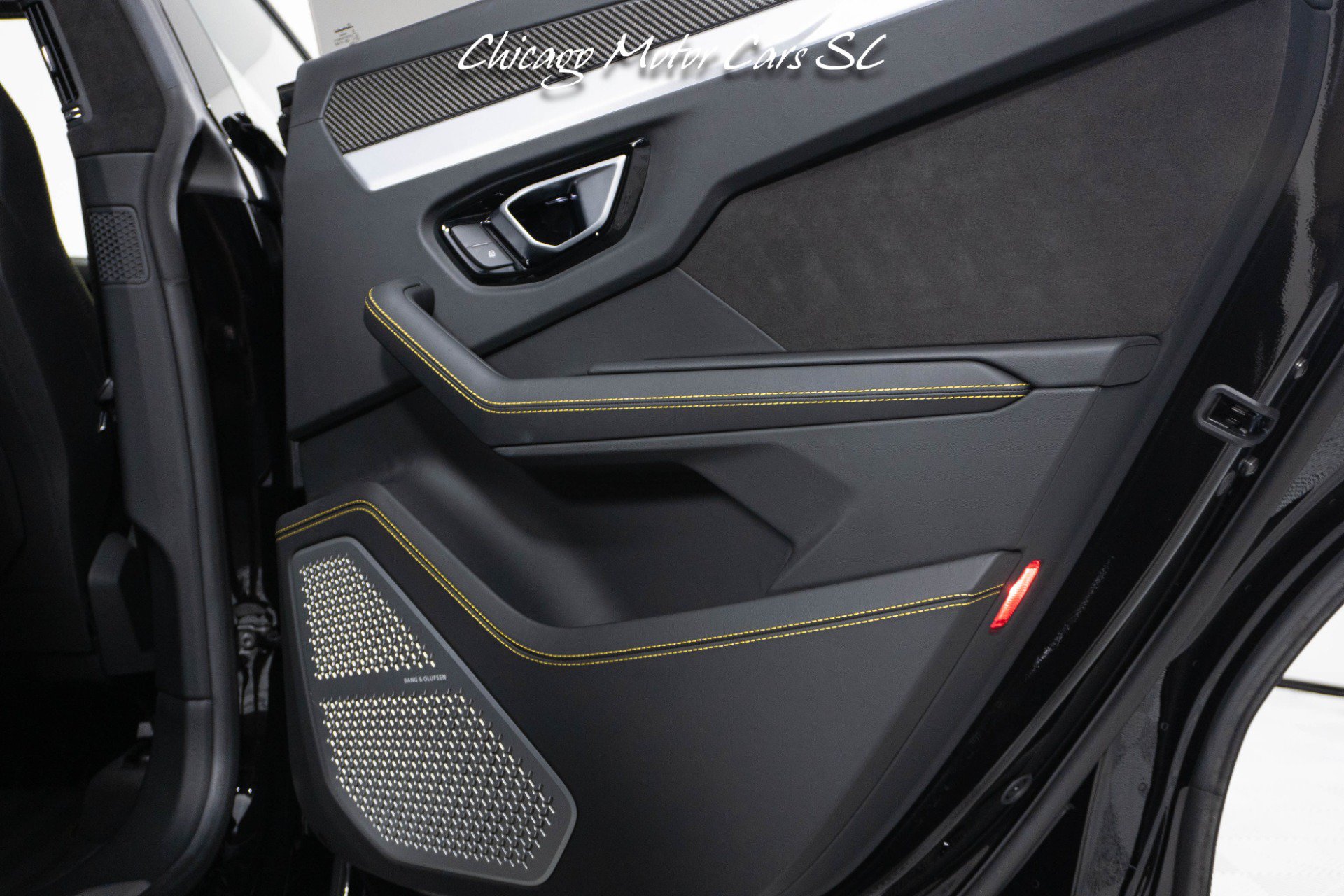Used 2021 Lamborghini Urus AWD/4WD image 53