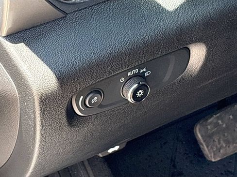 Used 2023 Chevrolet Traverse LT w/ LPO, Floor Liner Package AWD/4WD image 10