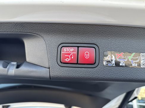 Certified 2026 Mercedes-Benz GLS 450 4MATIC image 12