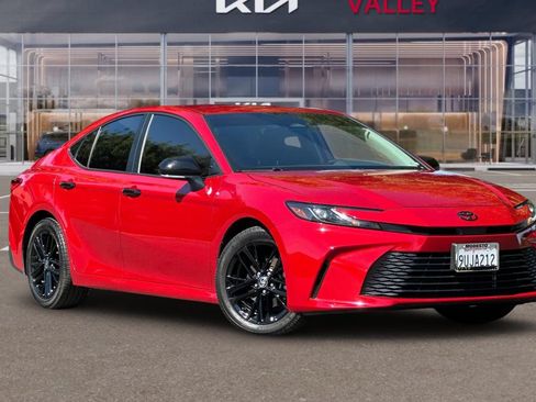 Used 2025 Toyota Camry LE FWD image 2