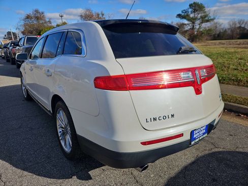 Used 2014 Lincoln MKT AWD w/ Equipment Group 201A image 4