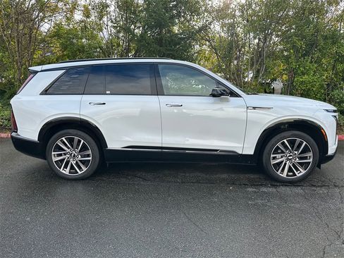 New 2026 Cadillac Vistiq Sport image 6