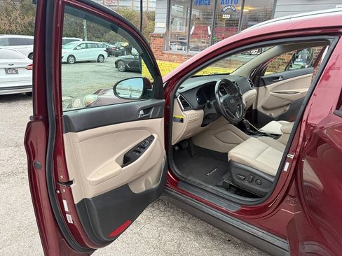 Used 2016 Hyundai Tucson Sport image 9