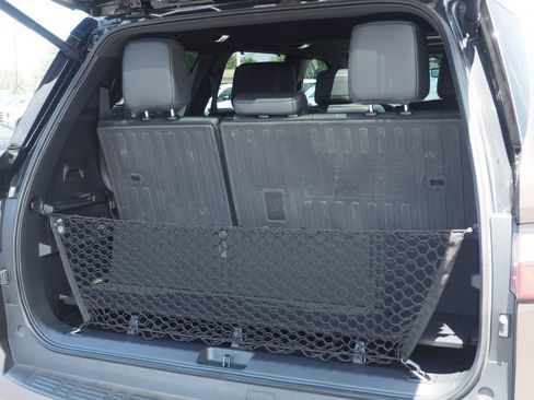 Used 2025 Toyota Sequoia Platinum AWD/4WD image 20