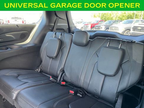 Used 2020 Chrysler Pacifica Touring-L AWD/4WD image 13