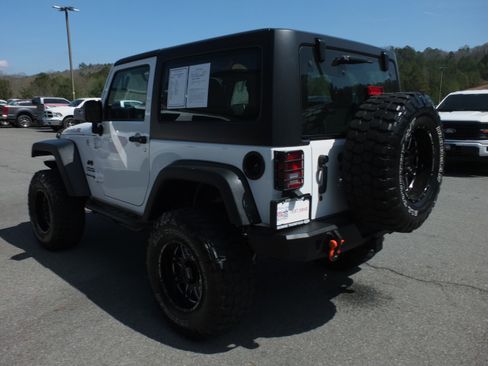 Used 2018 Jeep Wrangler Sport image 5