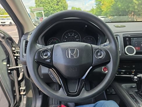 Used 2018 Honda HR-V EX image 13