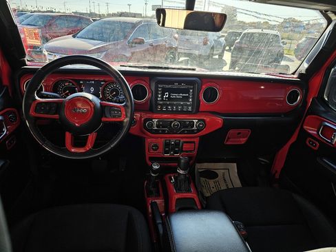 Used 2020 Jeep Wrangler Unlimited Sahara w/ Uconnect 4C Nav & Sound Group image 3