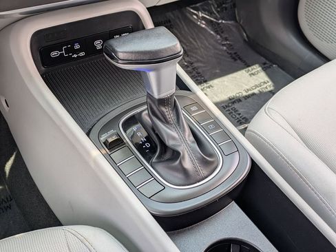 Used 2025 Hyundai Kona SEL FWD image 18