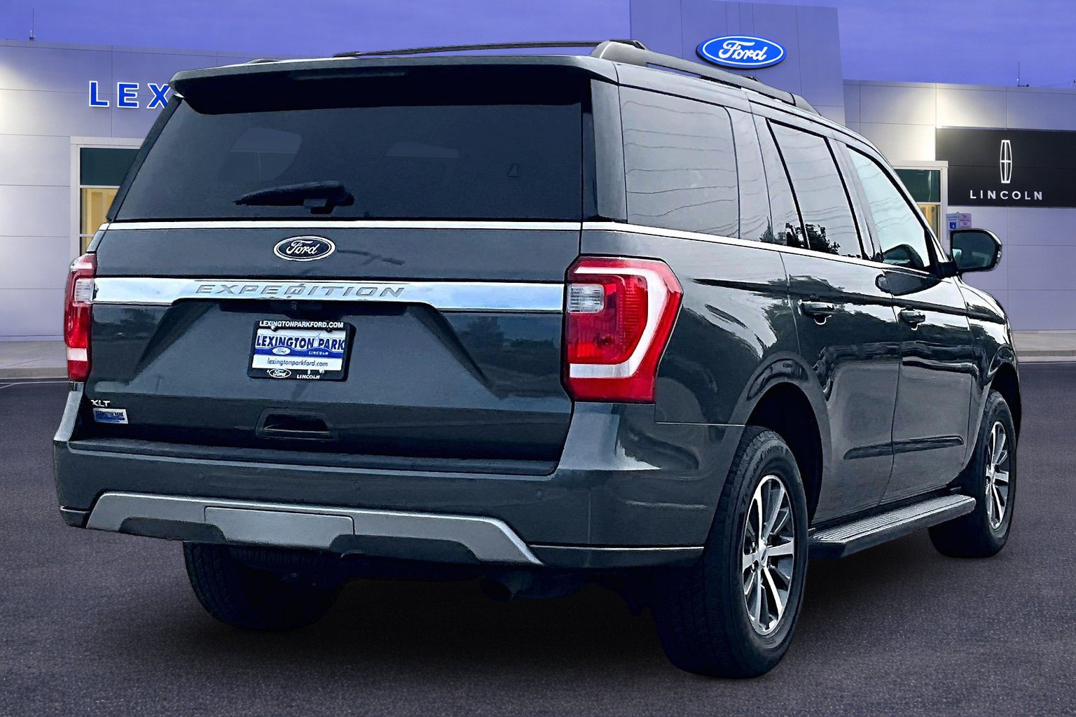 Used 2020 Ford Expedition XLT w/ Equipment Group 201A AWD/4WD image 5