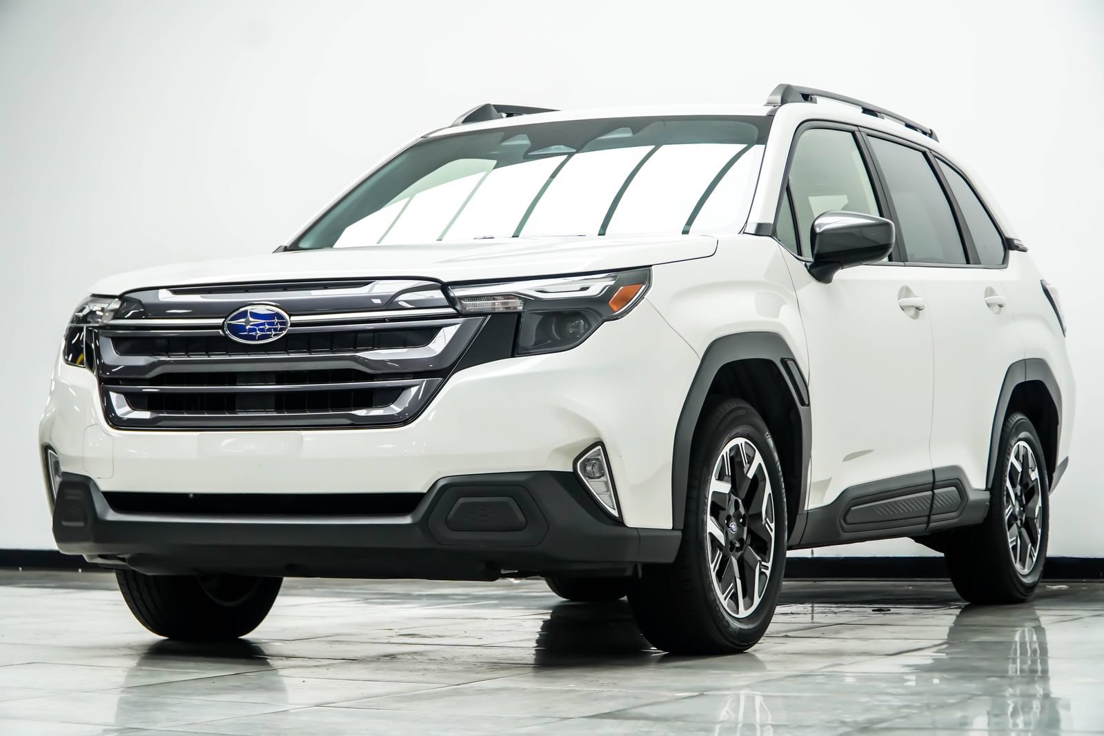 Used 2025 Subaru Forester Premium AWD/4WD image 10