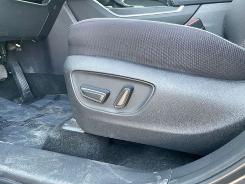 Used 2025 Toyota Highlander LE image 22