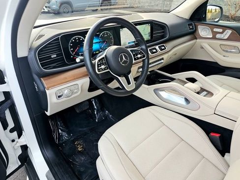 Used 2022 Mercedes-Benz GLS 450 4MATIC image 16