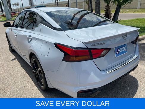 Used 2023 Nissan Altima 2.5 SR w/ SR Premium Package FWD image 4