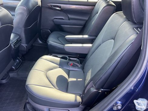 Used 2022 Toyota Highlander Platinum AWD/4WD image 14