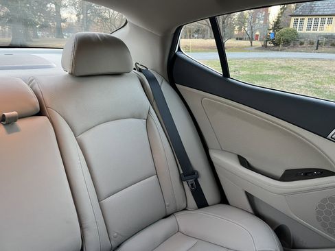 Used 2013 Kia Optima EX w/ Premium Pkg image 19