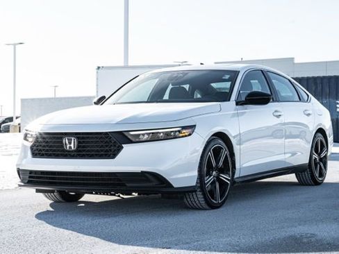 Used 2023 Honda Accord Sport image 3