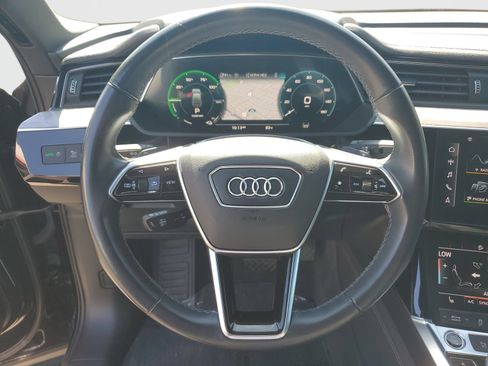 Used 2024 Audi Q8 e-tron Premium AWD/4WD image 28
