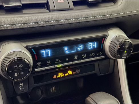 Used 2025 Toyota RAV4 XLE image 24