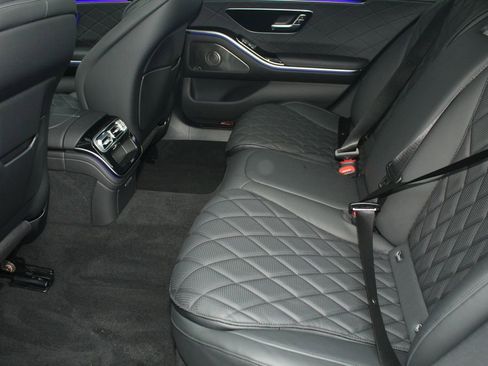 Used 2025 Mercedes-Benz S 580 4MATIC Sedan image 5