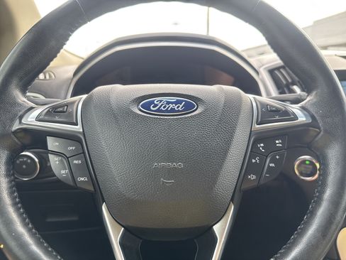 Used 2017 Ford Edge SEL w/ Equipment Group 201A FWD image 16