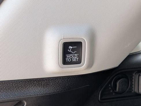 Used 2023 Jeep Grand Cherokee 4WD 4xe image 9