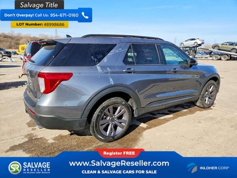 Used 2024 Ford Explorer XLT w/ Equipment Group 202A AWD/4WD image 4