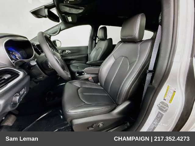 New 2027 Chrysler Pacifica Select FWD image 20