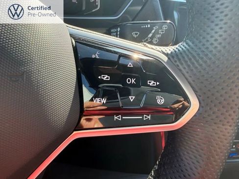 Certified 2023 Volkswagen Tiguan SEL R-Line image 39