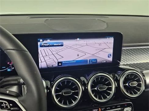 Used 2025 Mercedes-Benz GLB 250 4MATIC image 62