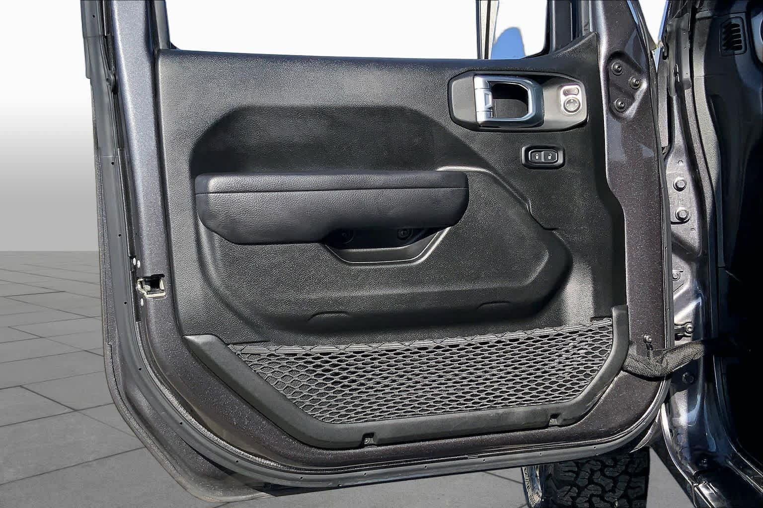 Used 2022 Jeep Wrangler Unlimited Sport AWD/4WD image 21