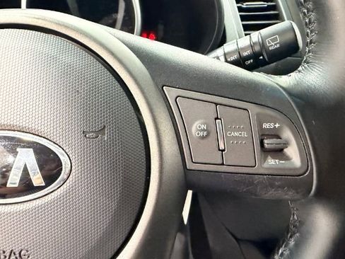 Used 2013 Kia Soul + FWD image 15