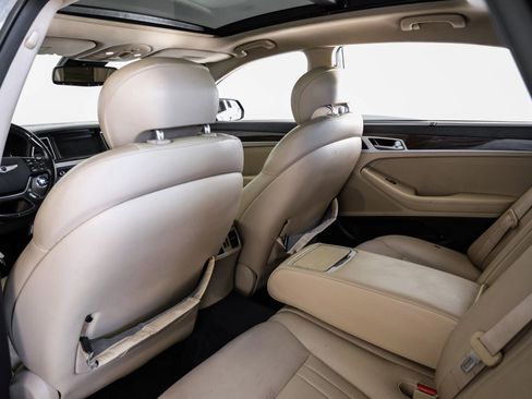 Used 2015 Hyundai Genesis 3.8 w/ Option Group 02 image 37