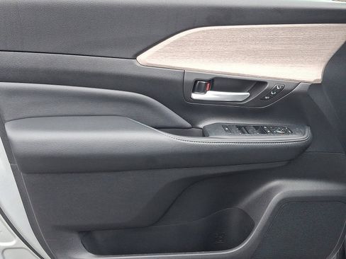 Used 2024 Toyota Grand Highlander Limited image 14