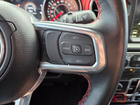 Used 2022 Jeep Wrangler Unlimited Rubicon w/ LED Lighting Group AWD/4WD image 30
