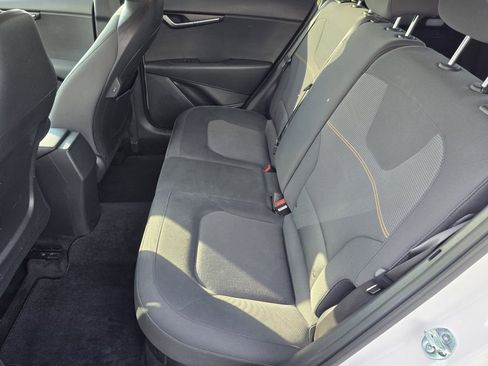 Used 2023 Kia Niro LX image 24