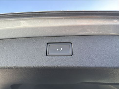 New 2026 Volkswagen Tiguan SE image 26