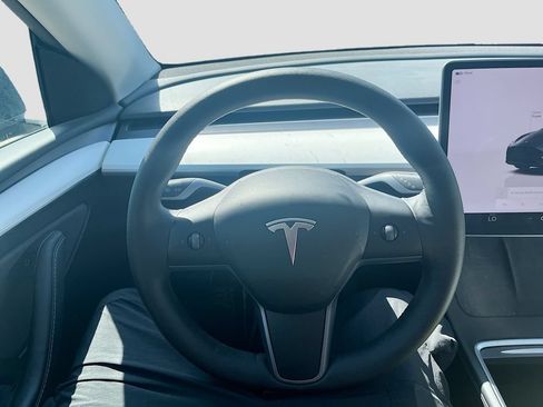 Used 2024 Tesla Model Y Long Range RWD image 11