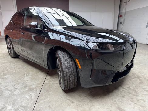 New 2026 BMW iX xDrive45 image 7