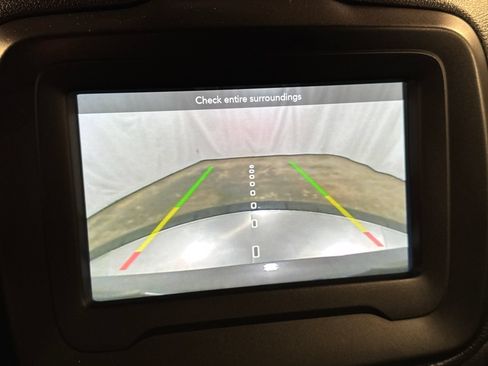 Used 2019 Jeep Renegade Sport w/ UConnect 7.0 Group FWD image 22