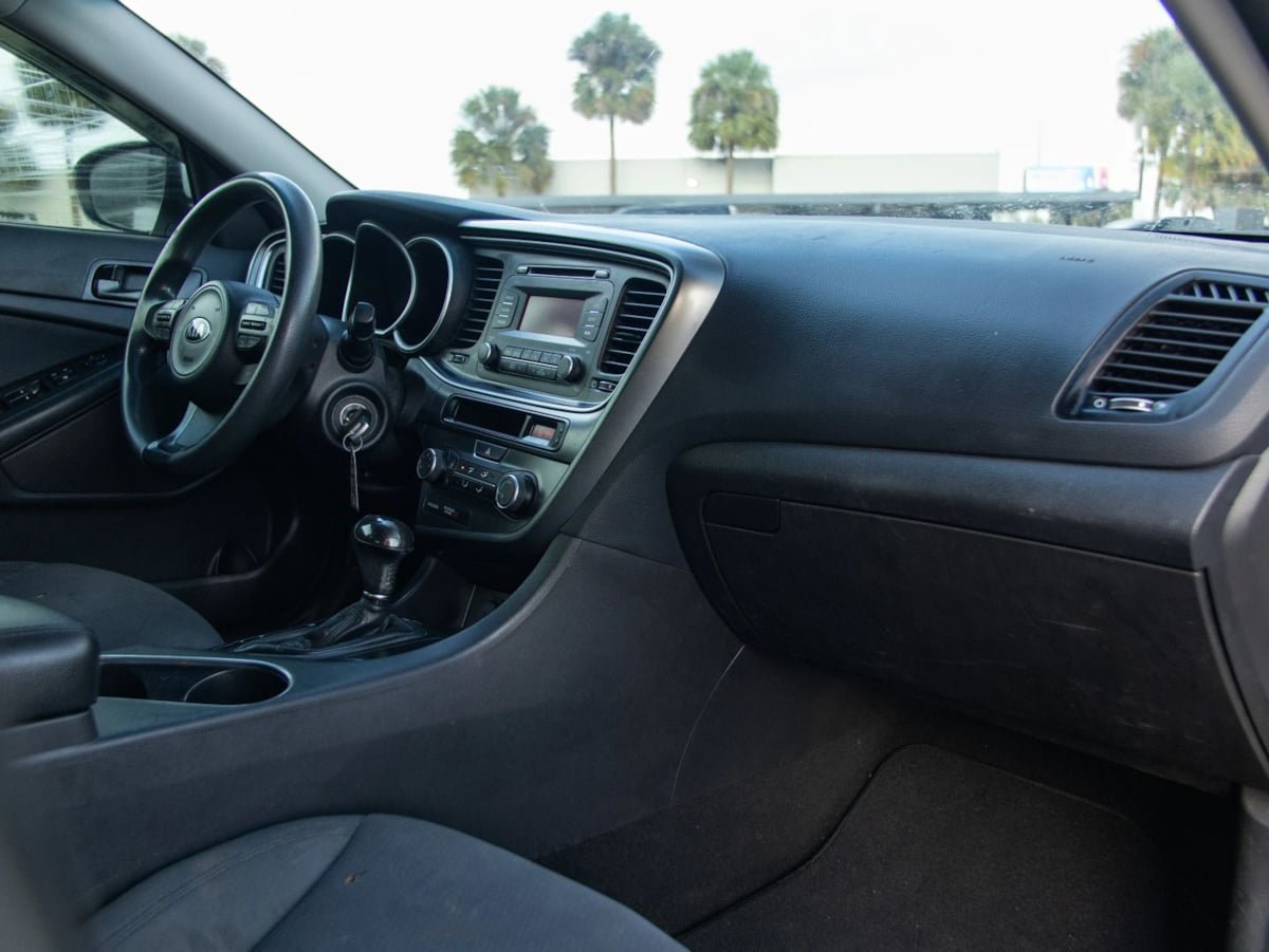 Used 2015 Kia Optima LX FWD image 18