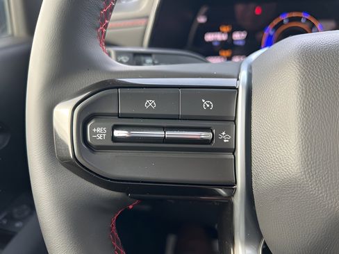 Used 2024 Chevrolet Colorado Z71 w/ Z71 Convenience Package 2 image 23