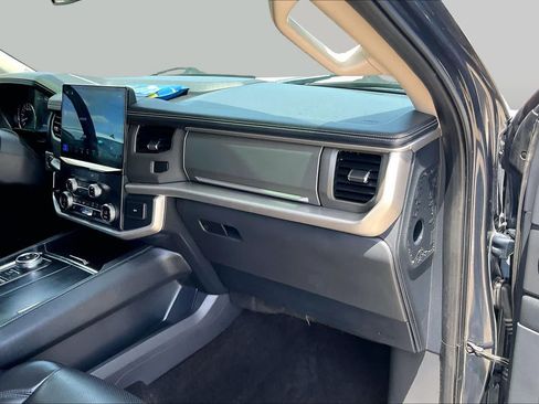 Used 2022 Ford Expedition Max XLT RWD image 19