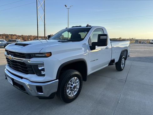 Certified 2024 Chevrolet Silverado 2500 LT image 9