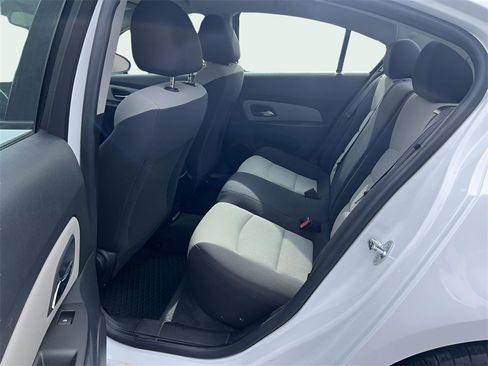 Used 2015 Chevrolet Cruze LS image 10