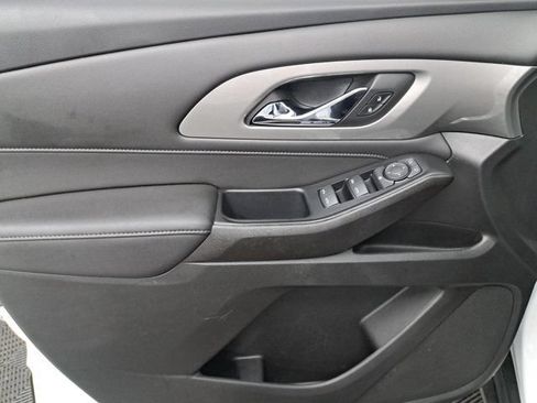 Used 2023 Chevrolet Traverse LT FWD image 21