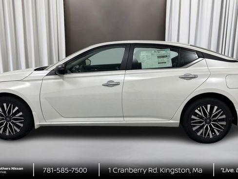 Certified 2024 Nissan Altima 2.5 SV AWD/4WD image 8